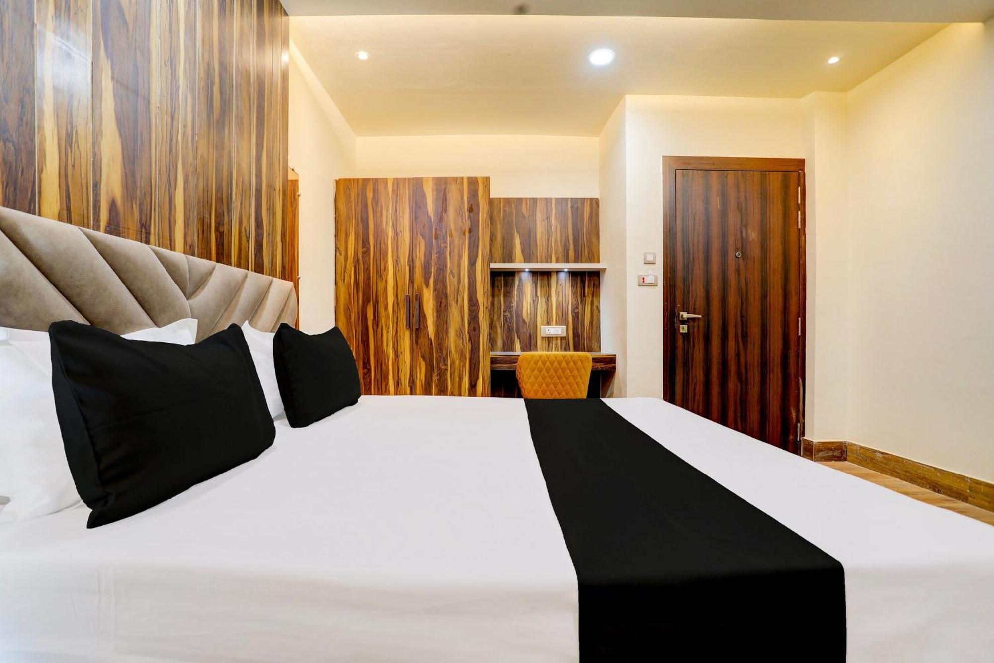 Hotel O Krishna Greens Kanpur Esterno foto