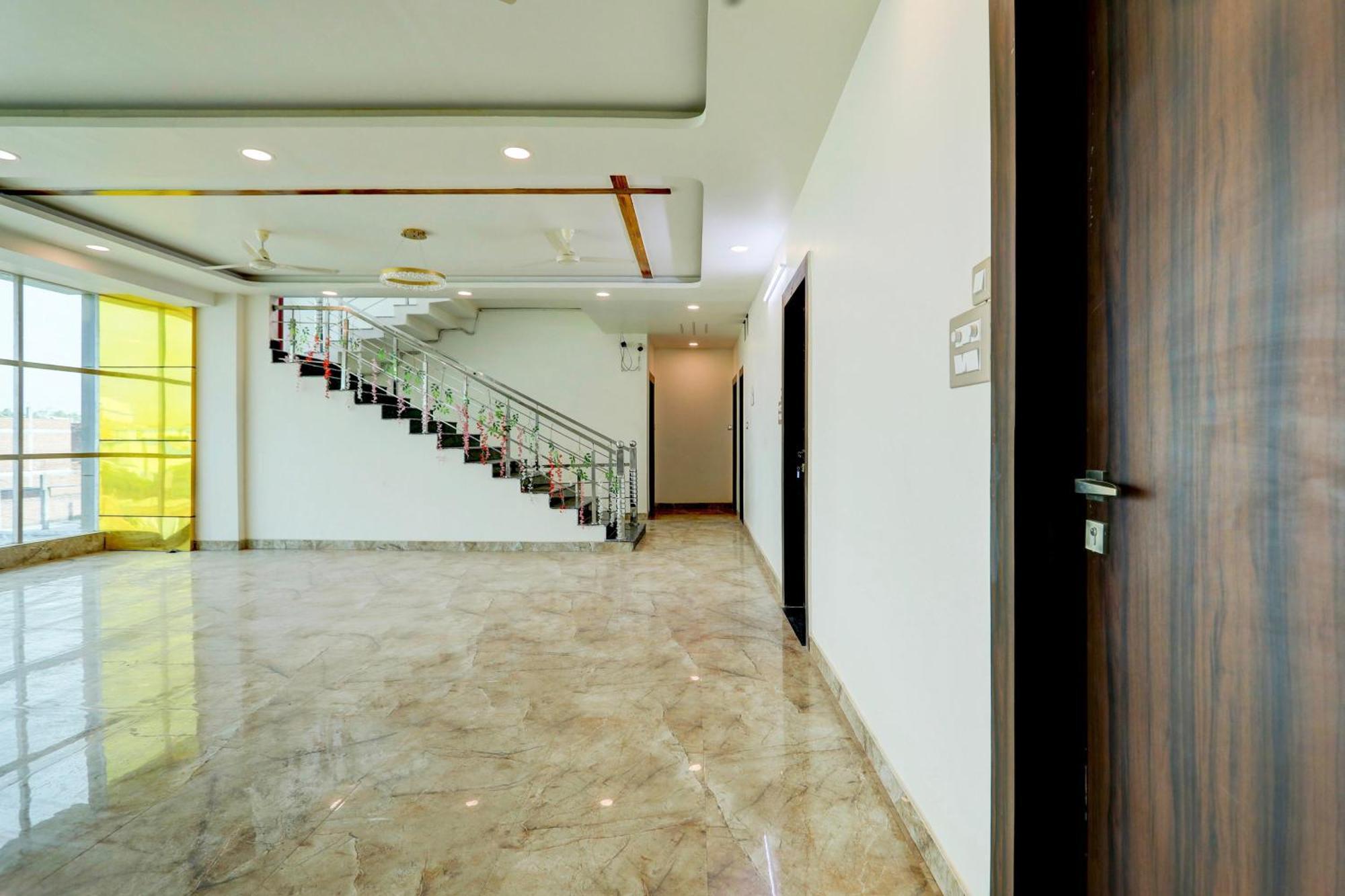 Hotel O Krishna Greens Kanpur Esterno foto